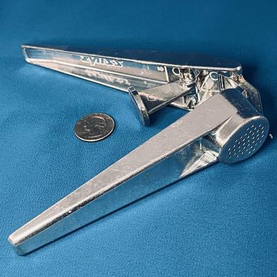 ALUMINUM GARLIC PRESS SYLISS SWITZERLAND