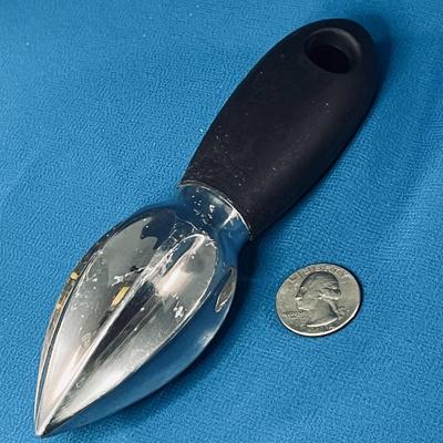 OXO HEAVY DUTY JUICER REAMER
