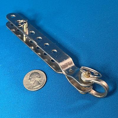WHAT IS IT?  6â€ LONG