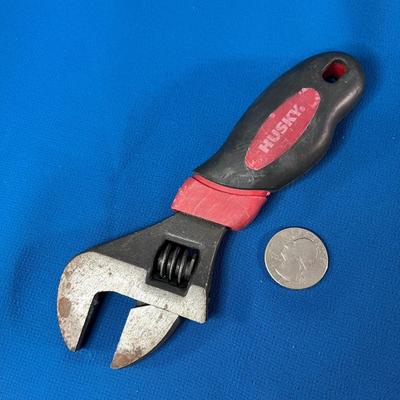 HUSKY SHORTY ADJUSTABLE WRENCH 6â€ LONG