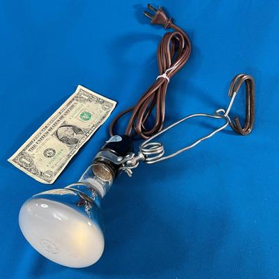 CLIP-ON LIGHT NEW BULB