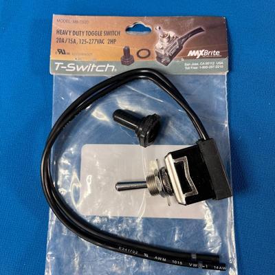 HEAVY DUTY TOGGLE SWITCH NEW IN PACKAGE