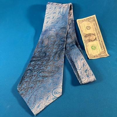 VINTAGE SILK MENâ€™S PAISLEY NECK TIE SWITZERLAND