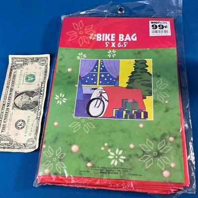 NEW IN PACKAGE CHRISTMAS BIKE GIFT BAG 5â€™ X 6-1/2â€™