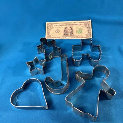 SET OF 6 METAL CHRISTMAS COOKIE CUTTERS