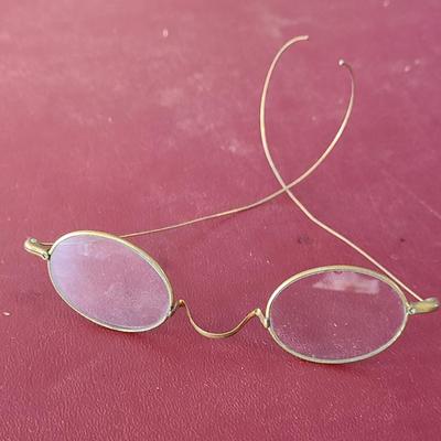Vintage Eyeglasses / Spectacles and Case - Excellent Condition