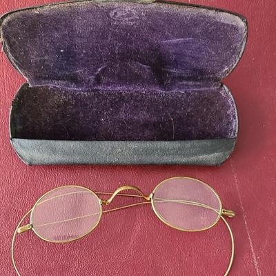 Vintage Eyeglasses / Spectacles and Case - Excellent Condition