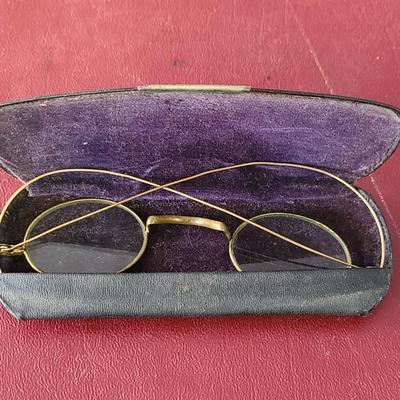 Vintage Eyeglasses / Spectacles and Case - Excellent Condition