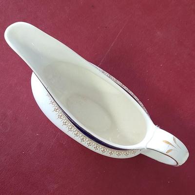 Gravy Boat - Beatrice England - 8 1/2 inches long