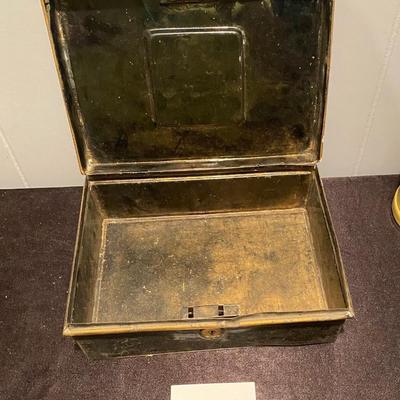 Vintage String Box