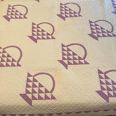 Quilt White Background with Purple Baskets