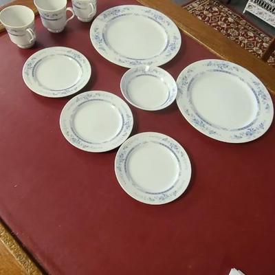 9 Pieces of International Bone China