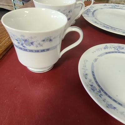 9 Pieces of International Bone China