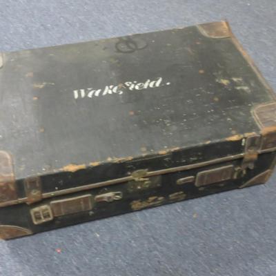 Wakefield Trunk with Tray & Baggage Label - Measures 33 x 20 1/2 x 12 inches