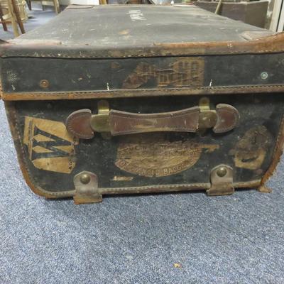 Wakefield Trunk with Tray & Baggage Label - Measures 33 x 20 1/2 x 12 inches