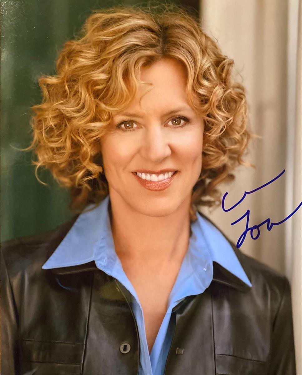 Christine Lahti signed photo | EstateSales.org