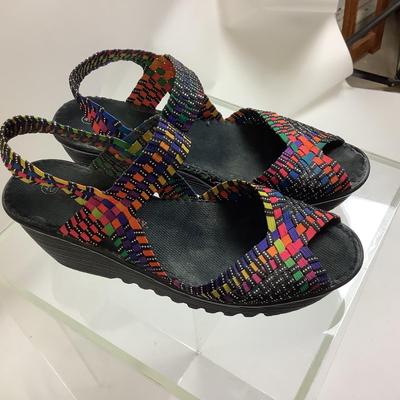565 Bernie Mev Multicolored Sandals