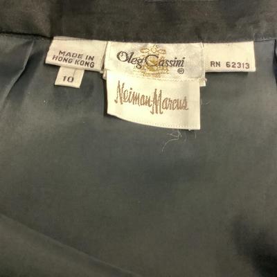 Lot 577 Vintage Neiman Marcus, Oleg Cassini, made in Hong Kong ( Evening Wear size 10 )