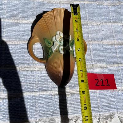 Roseville Gardinia Wall Pocket