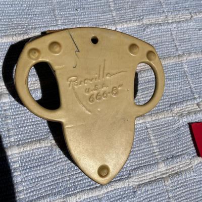 Roseville Gardinia Wall Pocket