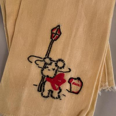 Vintage Hand Embroidered Tea Towels (7)