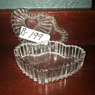 Vintage Heart Shaped Trinket / Jewelry Box with Lid