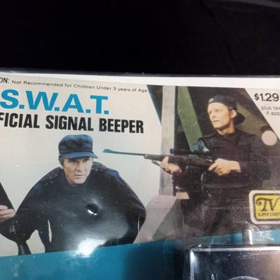 SWAT OFFICIAL SIGNAL BEEPER TOY 1975