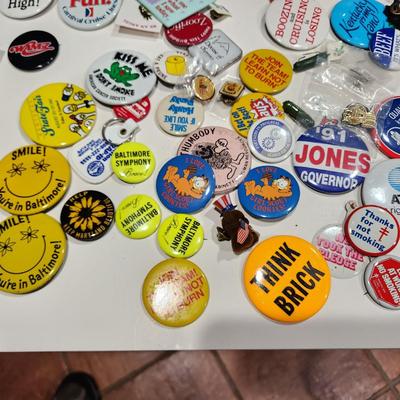 Lot of Pinbacks Pin Maryland Kentucky Baltimore Batman & Robin Political