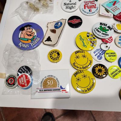 Lot of Pinbacks Pin Maryland Kentucky Baltimore Batman & Robin Political