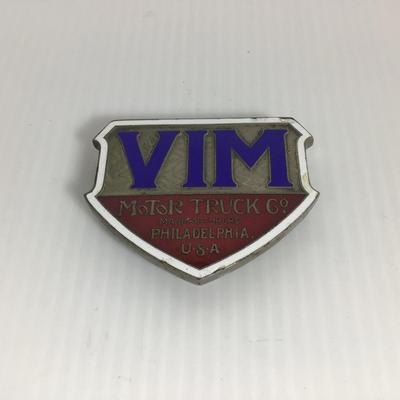 186 VIM Enamel Truck Radiator Badge 1914-1926