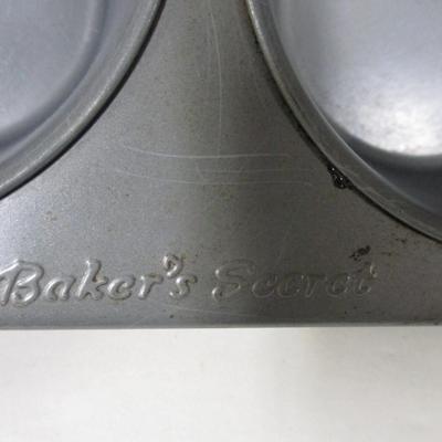8 Baker's Secret Pans