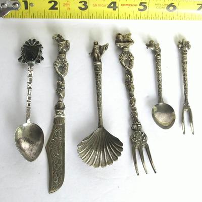 LOT 47:  Mexico Carved Stone Spoon and Italy Condiment Set