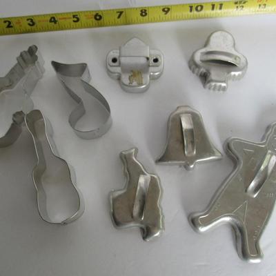 Lot of Vintage and Newer Aluminum Cookie Cutters