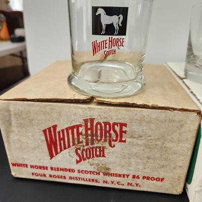 Vintage 4 White Horse Scotch  4 White Satin Gin low Ball Glasses