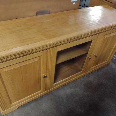Wood Grain Maple Finish Media Console or Credenza Perfect for Large Flat Screen TV's