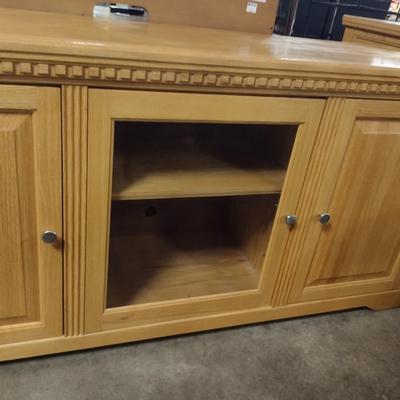 Wood Grain Maple Finish Media Console or Credenza Perfect for Large Flat Screen TV's