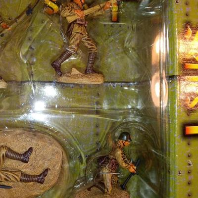 IMPERIAL MARINES WWII 32X ACTION FIGURES 2005