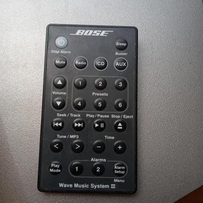 BOSE WAVE MUSIC SYSTEM III WITH CD PLAYER & REMOTE