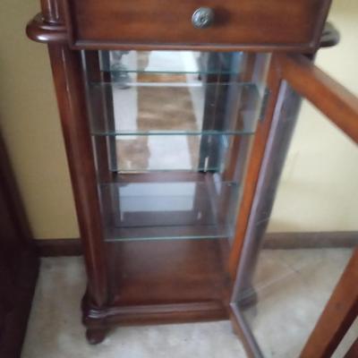 SMALLER DISPLAY CABINET WITH A DRAWER