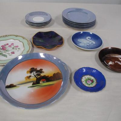 Assortment Of Collector Plates