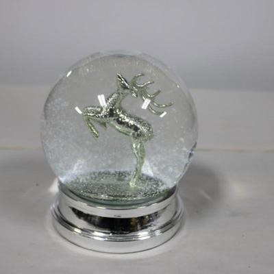 Reindeer Snow Globe