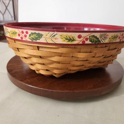 Longaberger 2011 Holly Berry Basket with liner