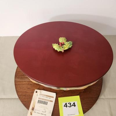 Longaberger 2011 Holly Berry Basket with liner