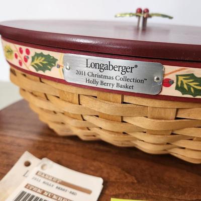 Longaberger 2011 Holly Berry Basket with liner