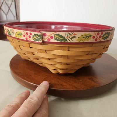 Longaberger 2011 Holly Berry Basket with liner