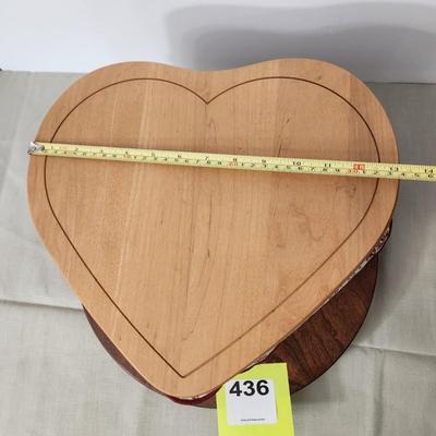 Longaberger 1999 Heart Shaped Basket w liner