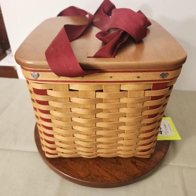 Longaberger 2002 Sweetheart Basket w Protector