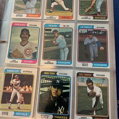 Clean Near Complete Set - 1974 Topps Baseball Cards