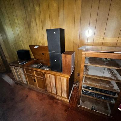 LIVING ROOM ENTERTAINMENT LOT