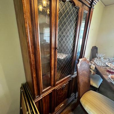 REMAINING MATCHING LIVING ROOM FURNITURE AND CONTENTS